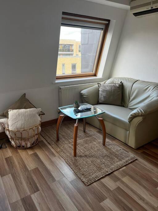 Quirky Studio Flat Selfcontained London Exterior foto